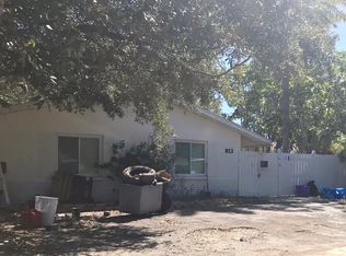 913 Lake Palms Dr, Largo, FL 33771