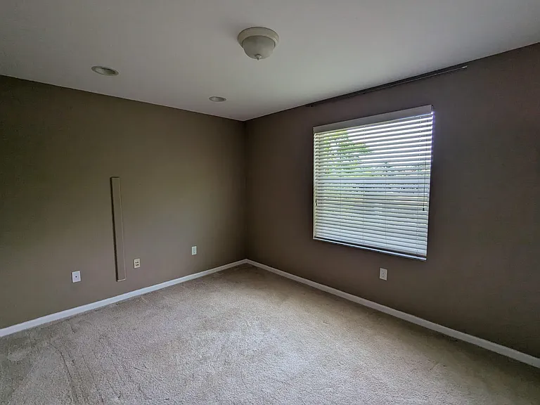 9015 Alexandra Cir — Photo 20