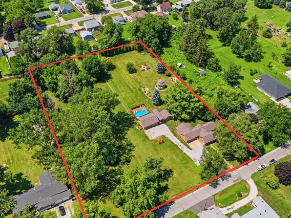 4290 NE 27th St, Des Moines, IA 50317