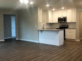 1411 W Pebblebrooke Dr, Ozark, MO 65721