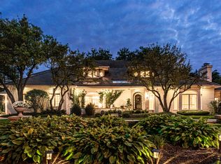 4 Erin Ln, Burr Ridge, IL 60527