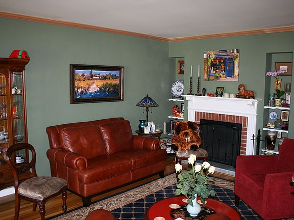 4th image of 1915 11th Ave