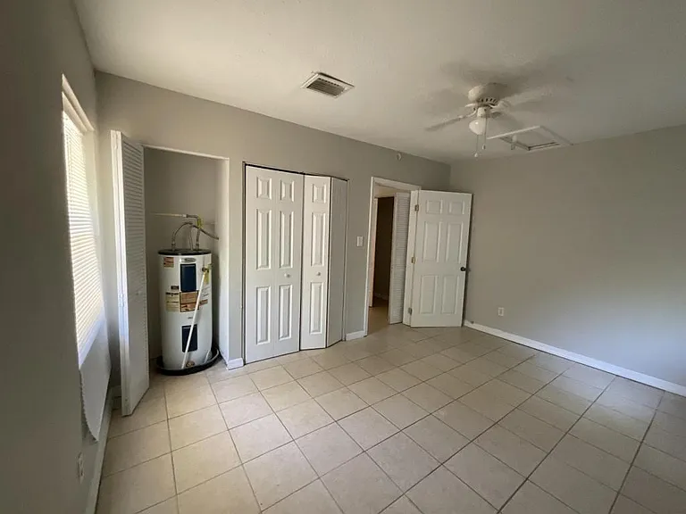 2218 S Park Ave — Photo 8
