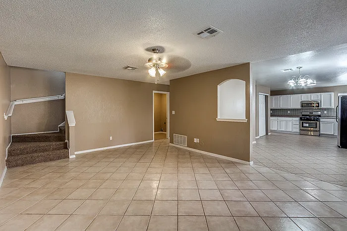 12233 Iverson Ct — Photo 8