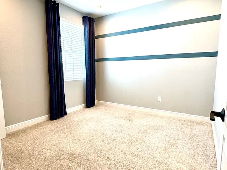 1825 Coastal Ct — Photo 29