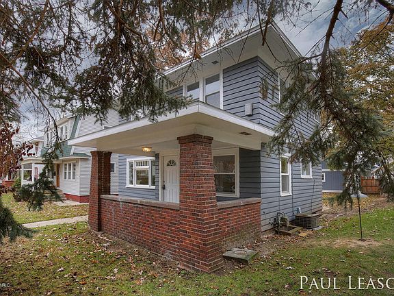 3rd image of 2327 Francis Ave SE