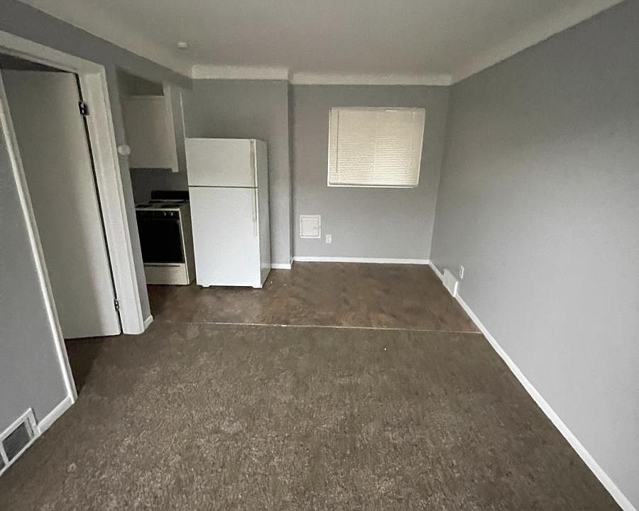 1st image of 10410 Marne Ave