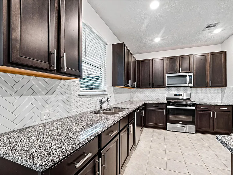15723 Autumn Chicory Dr — Photo 9