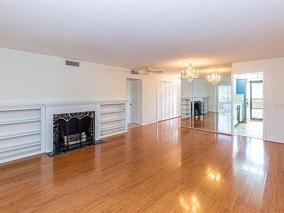 3rd image of 700 Melrose Ave APT G31
