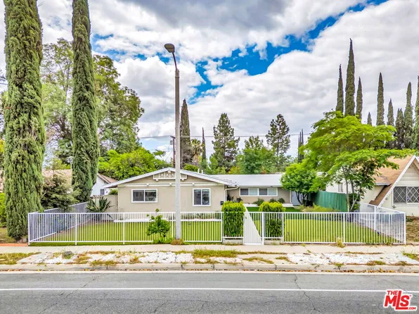 23830 Vanowen St, West Hills, CA 91307