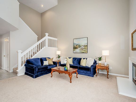 5th image of 43 Monterey Ct