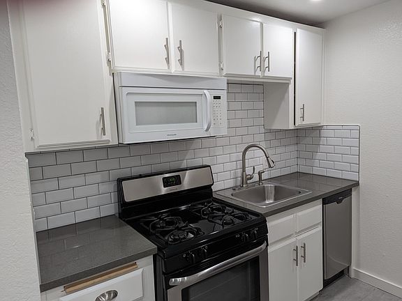 2nd image of 7014 Lanewood Ave