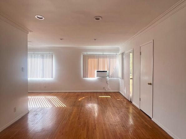 330 S Doheny Dr UNIT B