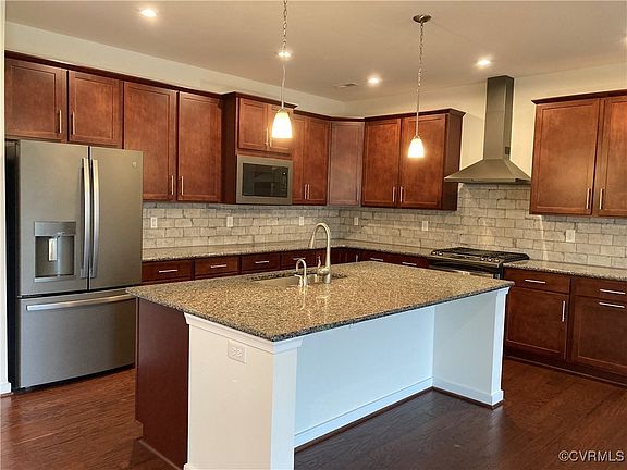 3rd image of 9808 Honeybee Dr