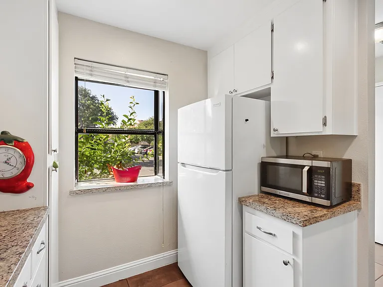 2128 Bueno Dr #30 — Photo 8