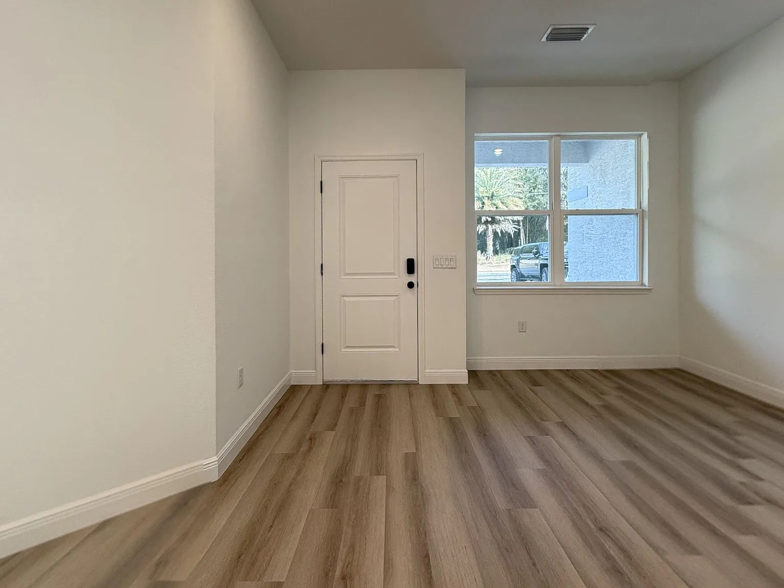 4 bed, 1587 sqft, $1,800 — Photo 4