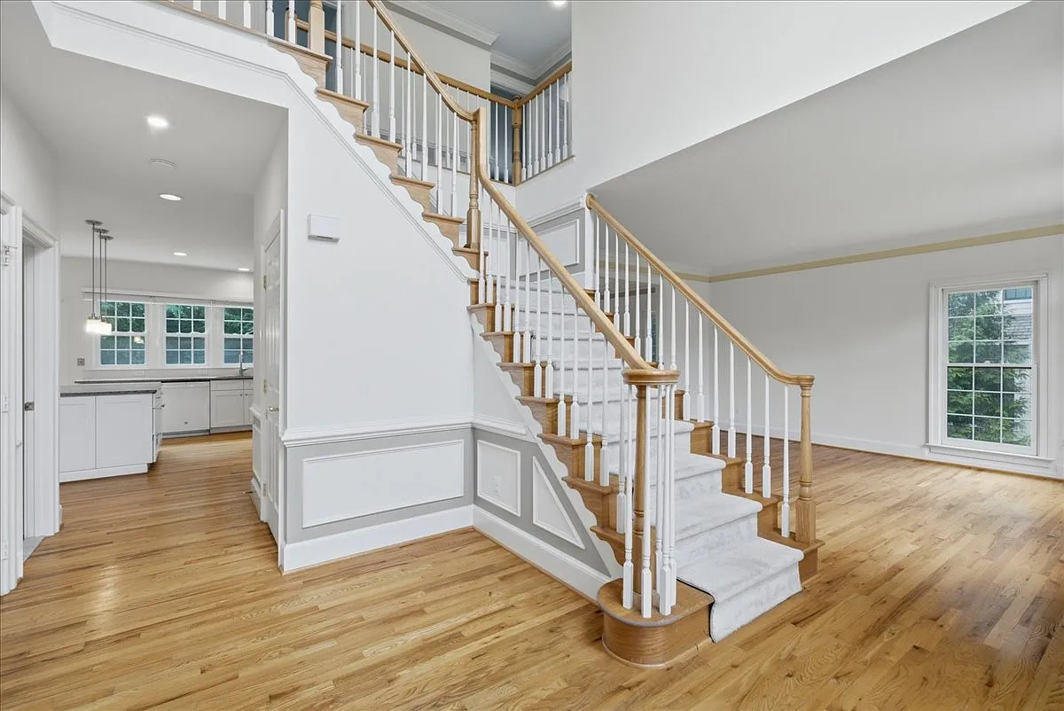 4 bed, 3.5 bath, 3574 sqft, $6,000 — Photo 3