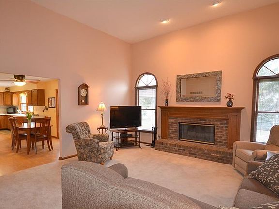 3rd image of 388 Nantucket Dr