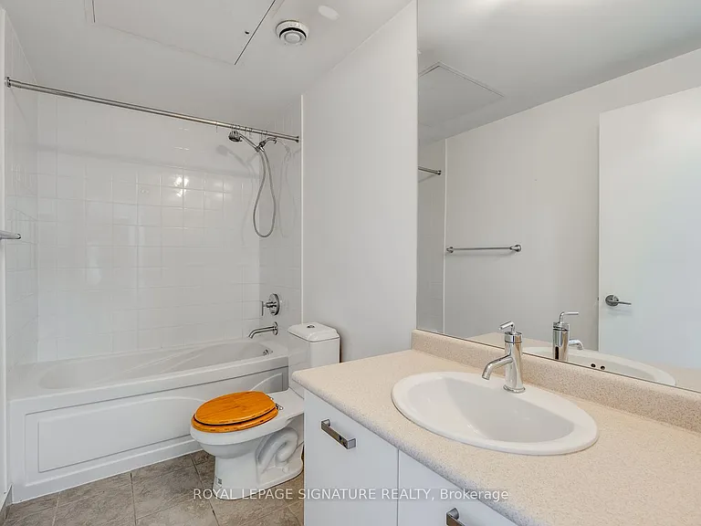 832 Bay St #2501 — Photo 7
