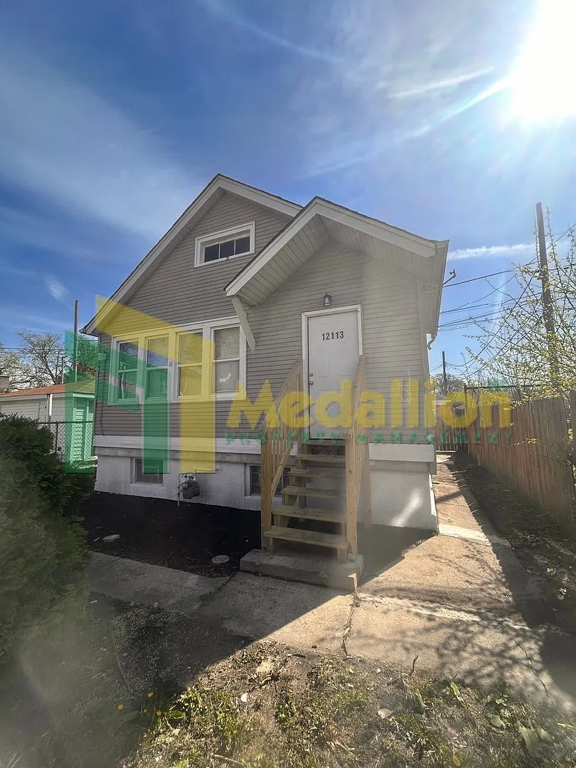 Spacious 1-Bedroom Single-Family Home with Large Fenced Yard — Photo 1