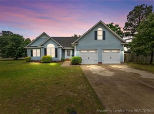 105 Stockade Ct, Raeford, NC 28376