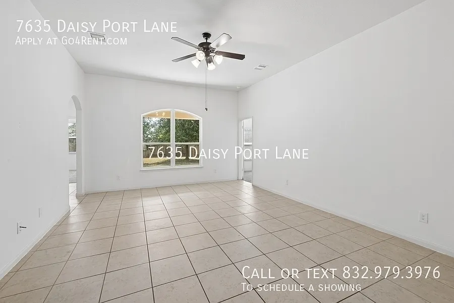 7635 Daisy Port Lane — Photo 3