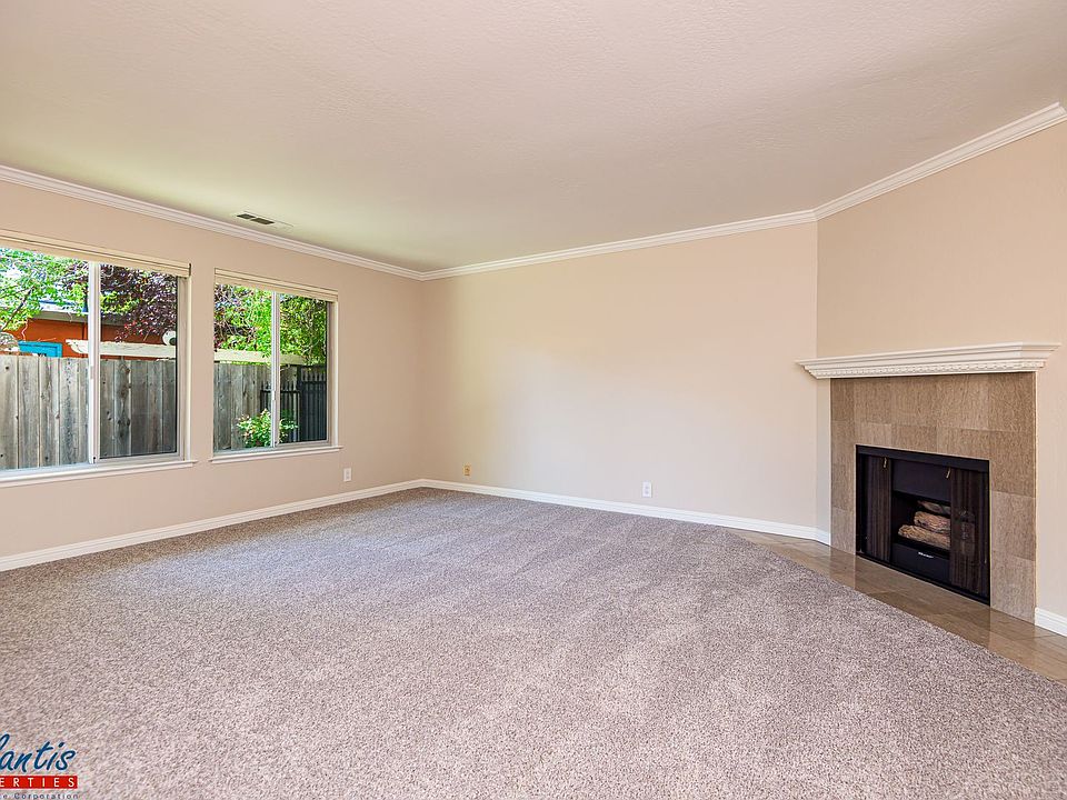 1st image of 457 Oak Ave