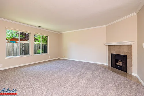 457 Oak Ave Photo 1