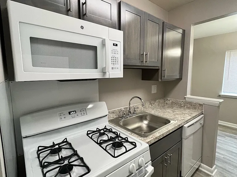 Autumn Ridge Apartments — Photo 61