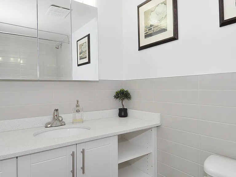 20 Prince Arthur Ave — Photo 13