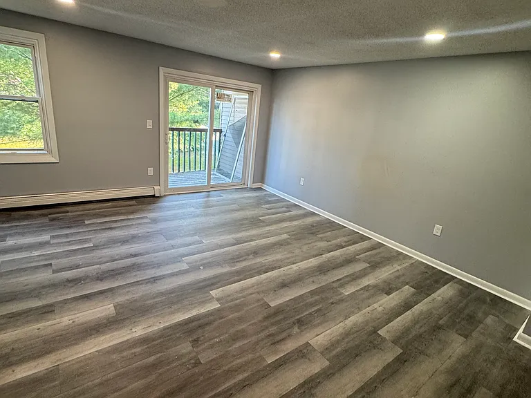 Living Room (End Unit)
