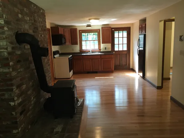 45 Meetinghouse Rd #A, Windham, NH 03087
