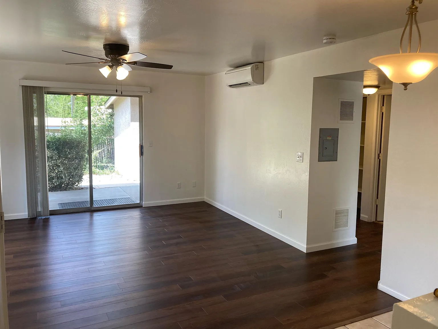 212 West Hillside Avenue - A — Photo 2