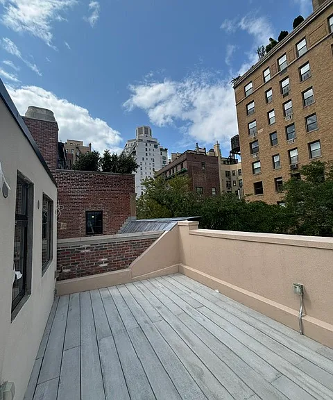 140 E 74th St #1 — Photo 2