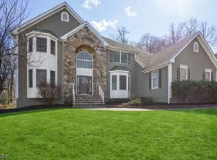 18 Talmadge Ln, Basking Ridge, NJ 07920