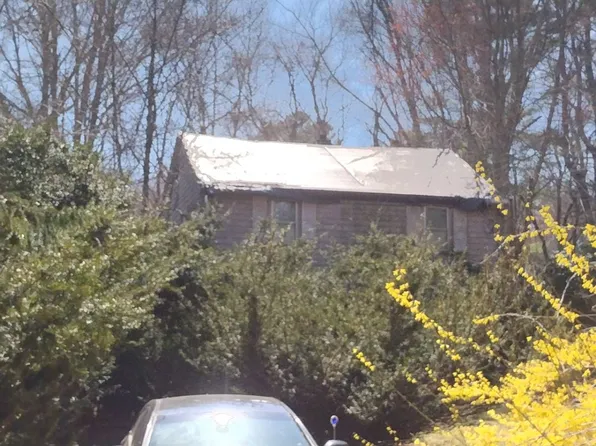 10 Gardner Matteson Ln, West Greenwich, RI 02817