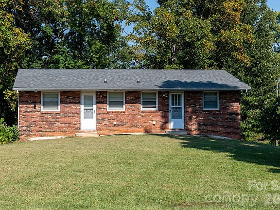 4th image of 2646 Campground Rd