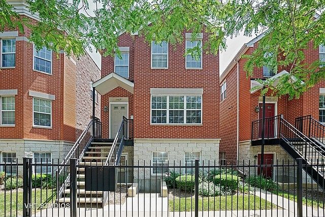 1st image of 1469 N Larrabee St #B