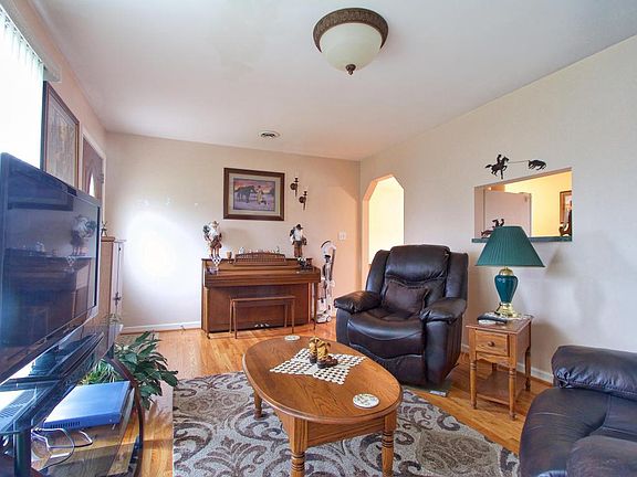 2nd image of 5094 Charles Dr