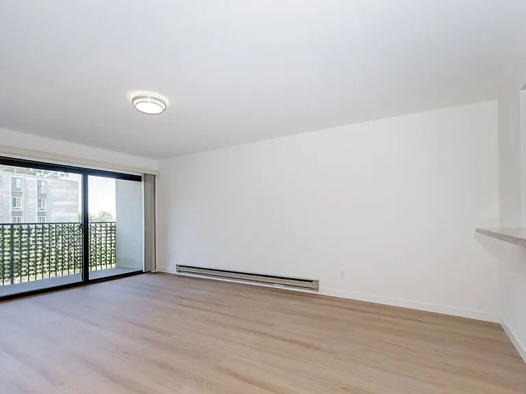 380 Vallejo Dr #128 — Photo 8