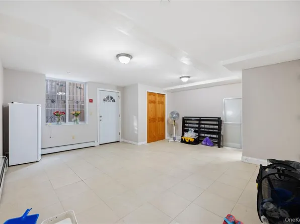 183-26 Booth Memorial Avenue image 21 of 24