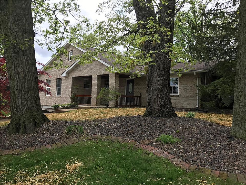 1st image of 519 W Lake Dr