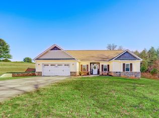 130 Bentgrass Dr, Hardy, VA 24101