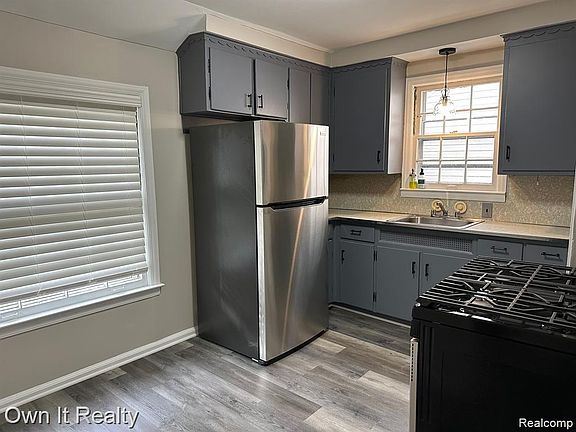 5th image of 3320 Williams St