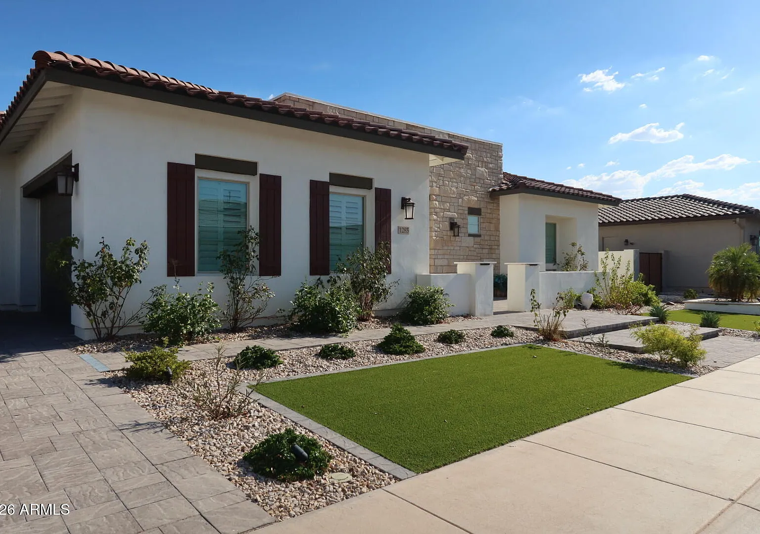5 bed, 4.5 bath, 4890 sqft, $5,950 — Photo 4