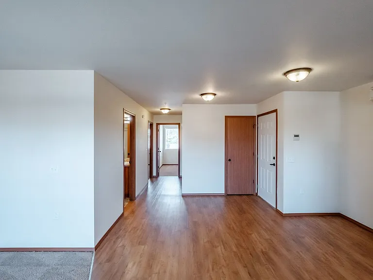 Newcastle Place Apartments — Photo 41