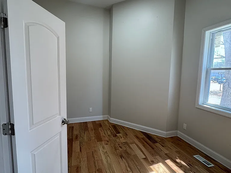 740 Dixwell Ave #1F — Photo 8