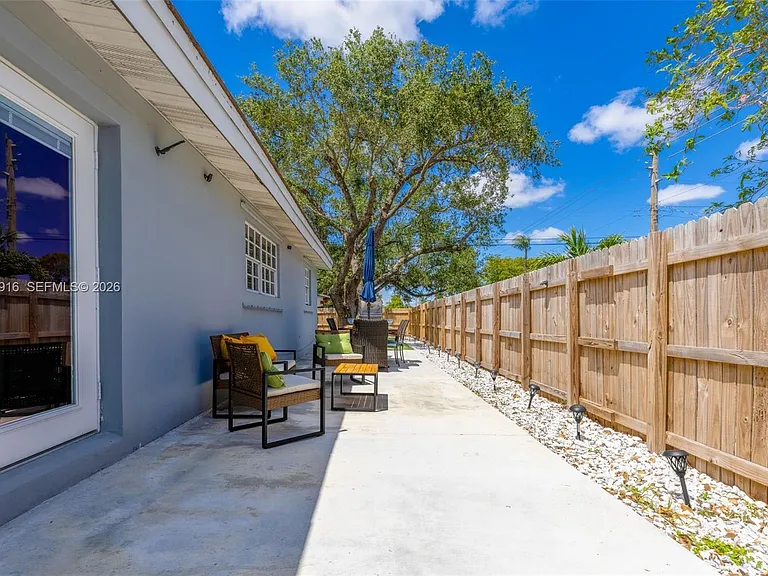 6801 Park St — Photo 30