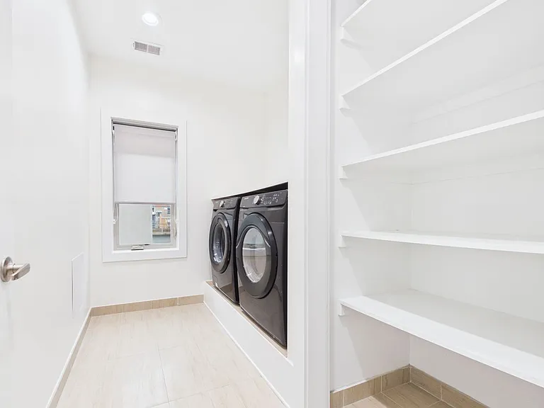 1129 N Hope St — Photo 36