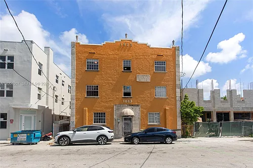 1043 NW 2nd St Photo 1